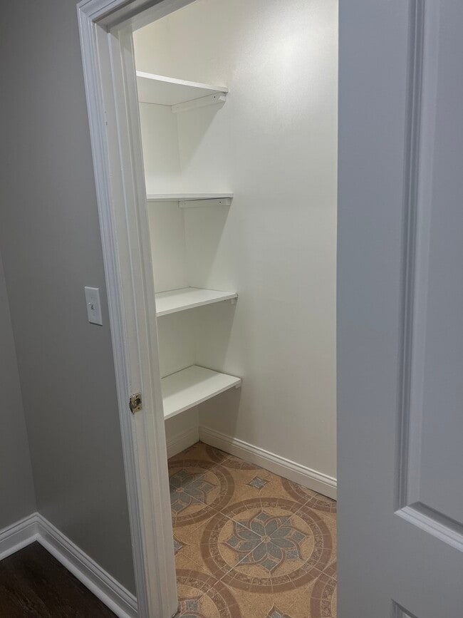 Building Photo - 1434 S St Louis Ave