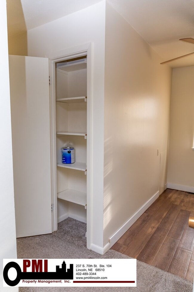 Building Photo - 2 Bedroom, 1 Bathroom House for Rent; Avai...