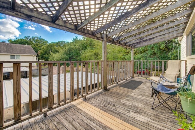 Building Photo - 12973 Trail Hollow Dr