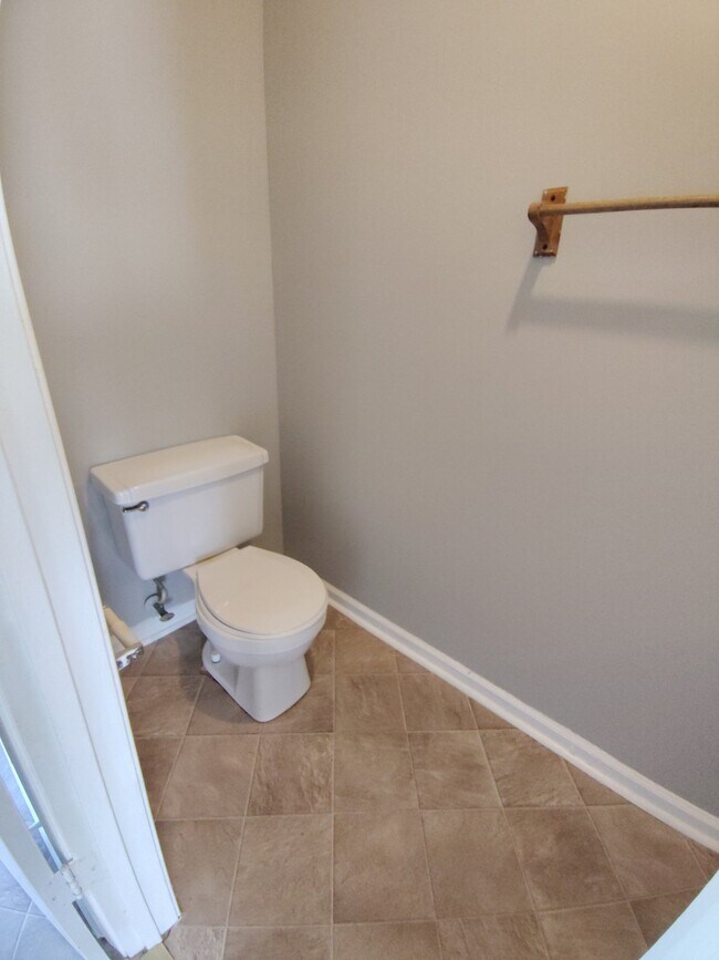 Building Photo - 16 Duiguid Dr