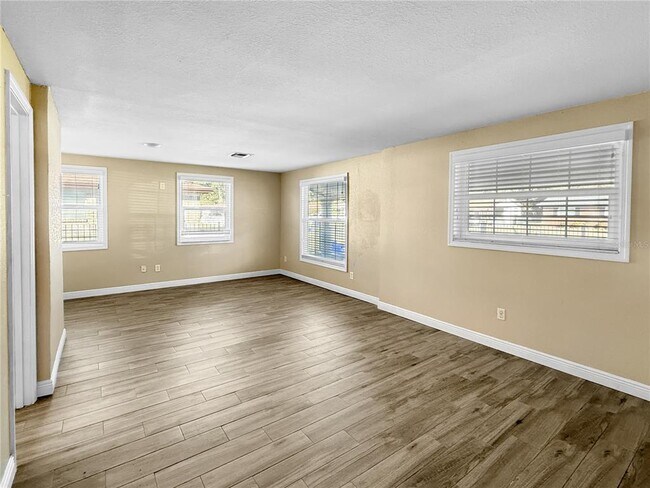 Building Photo - 524 San Lanta Cir