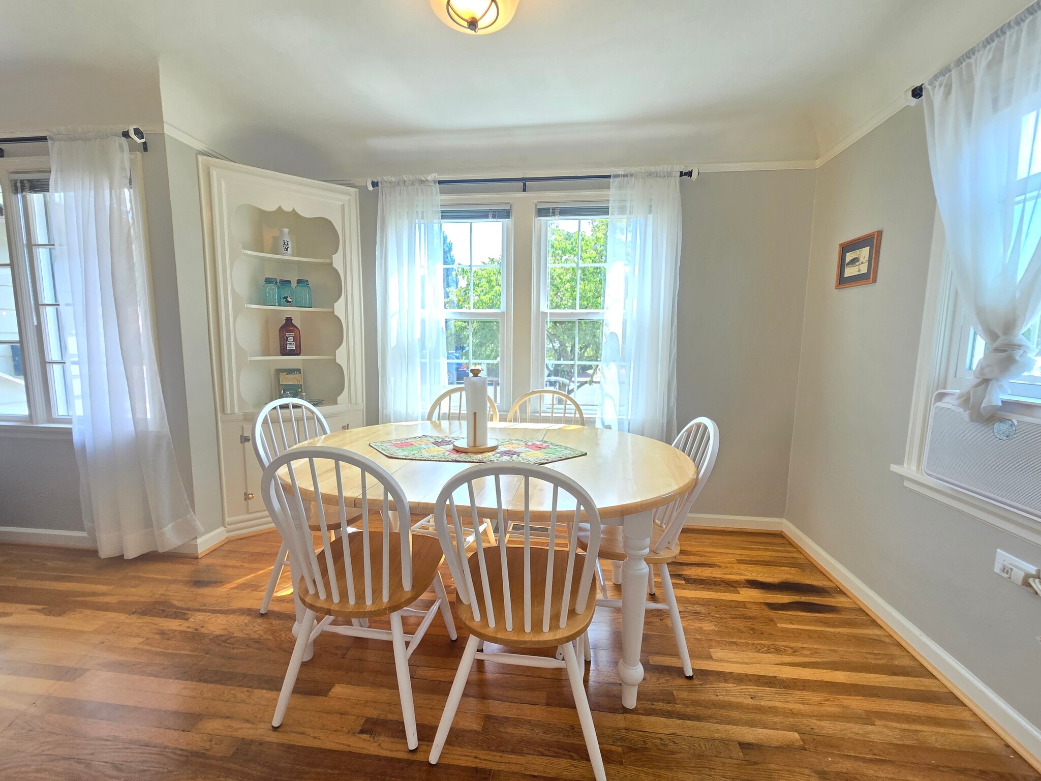 Dining room - 1065 13th St NE