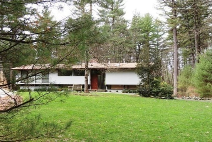Primary Photo - 60 Garnet Rock Ln
