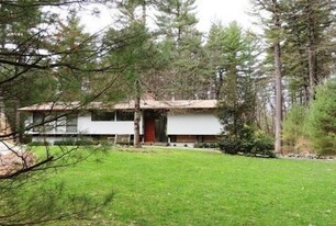 Building Photo - 60 Garnet Rock Ln