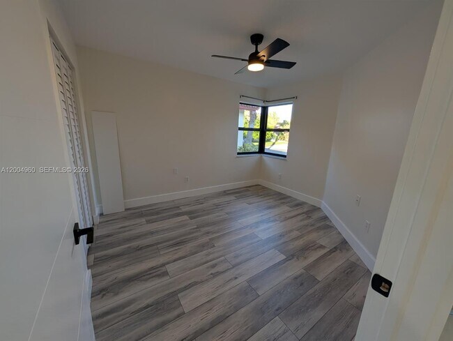 Building Photo - 640 SW 113th Terrace