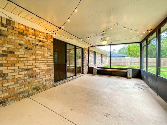 Building Photo - 9049 Bluebay Ln