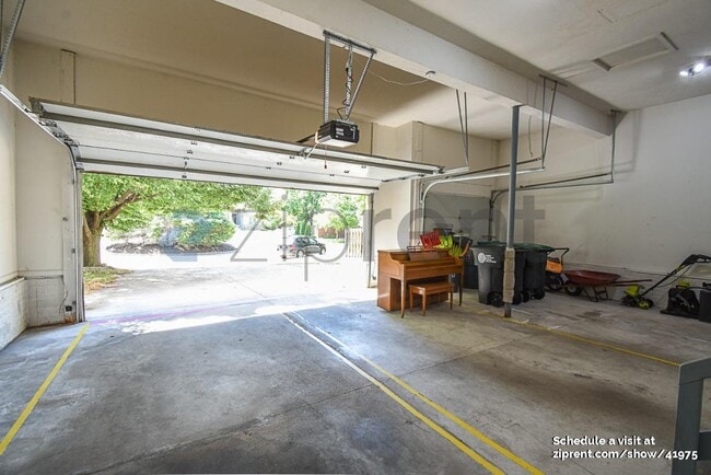 Building Photo - 415 179th Cir