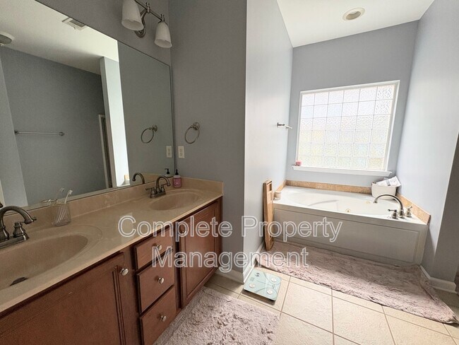 Building Photo - 109 Oxmoor Pl Cir