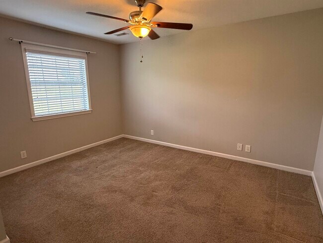 Building Photo - 653 Tupelo Ln