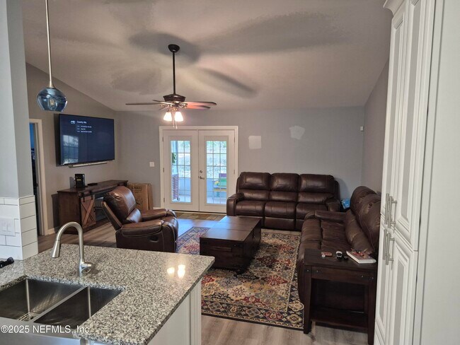 Building Photo - 1688 Northglen Cir