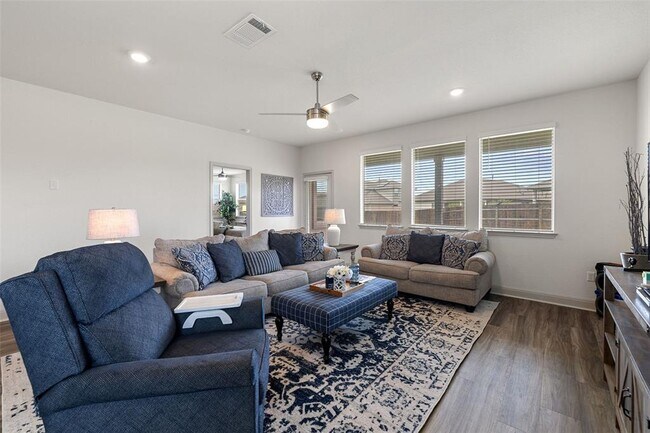 Building Photo - 16401 Coratina Dr