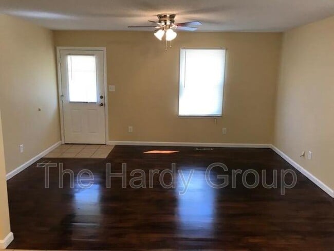 Building Photo - 800-B N Vine St