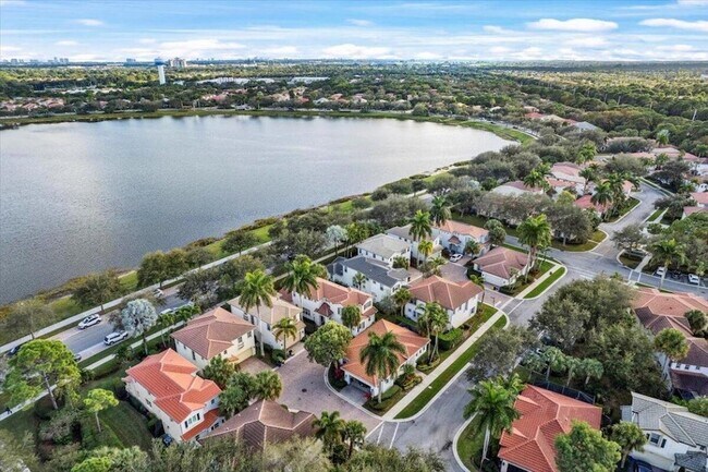 Building Photo - 556 Tomahawk Ct