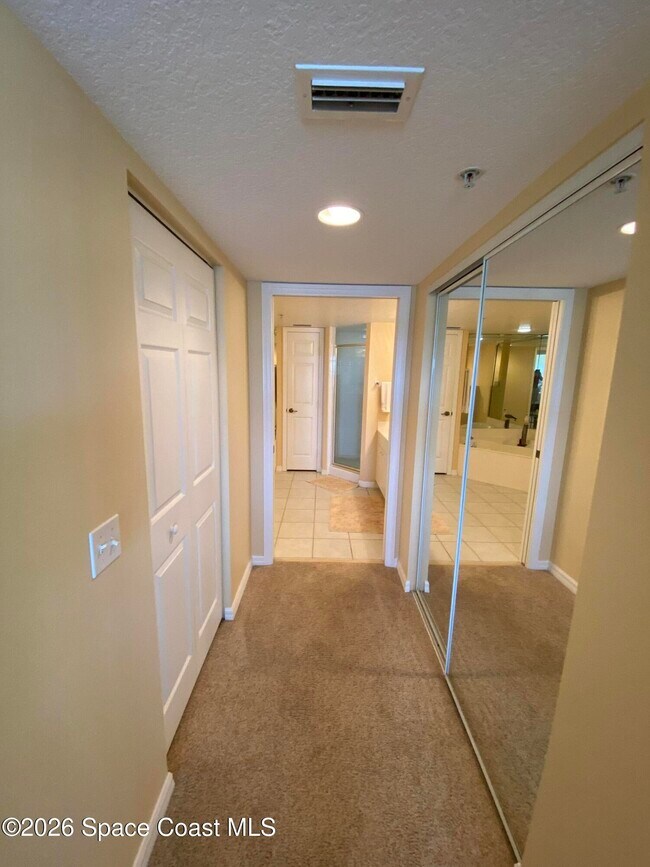 Building Photo - 8951 Lake Dr