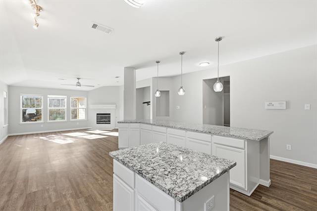 Building Photo - 7620 Waterside Pl