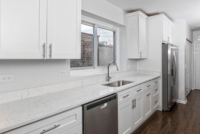 Building Photo - BEC Properties Winnemac LLC