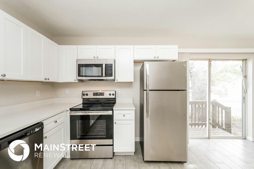 Building Photo - 2427 18th St S