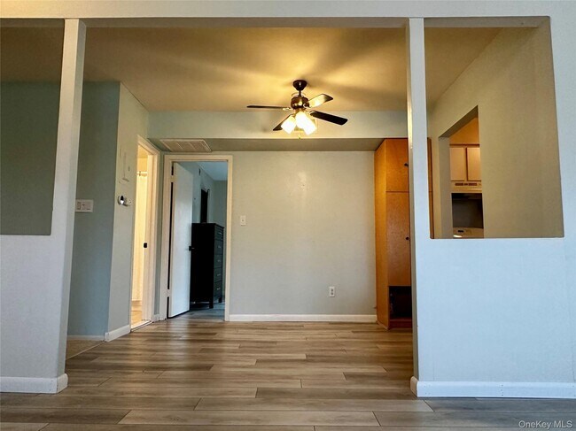 Building Photo - 10 Bailey Ct