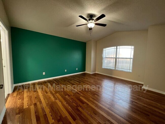 Building Photo - 3037 Bonkirk Dr