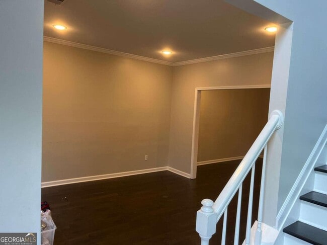 Building Photo - 2400 Rose Walk Dr