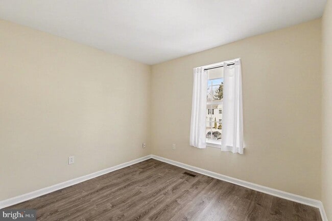 Building Photo - 718 Orley Pl