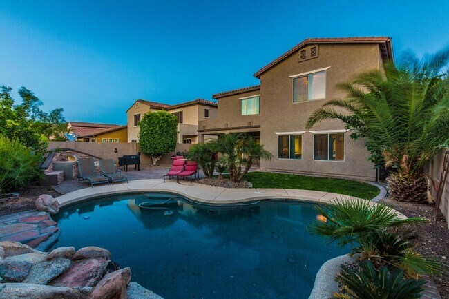 Building Photo - Gorgeous 5 Bedroom 3.5 Bath Stetson Valley...