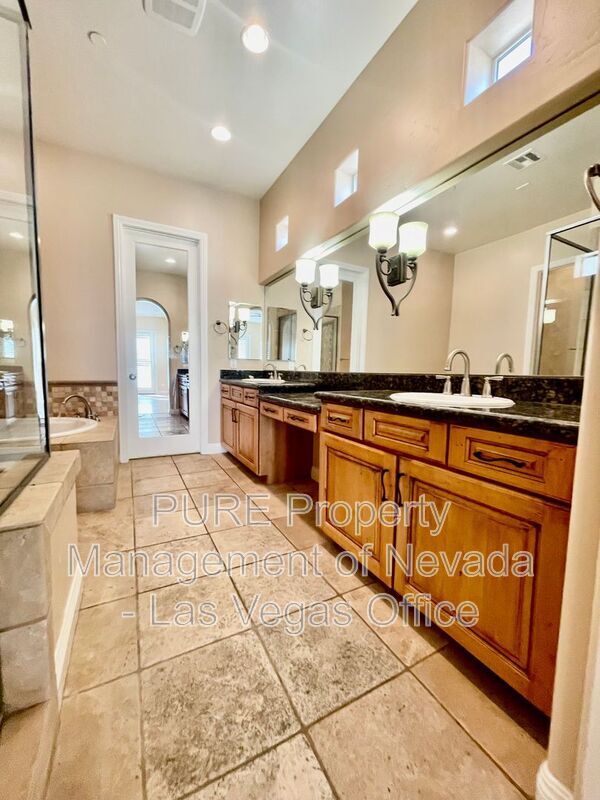 Building Photo - 1243 Casa Palermo Cir