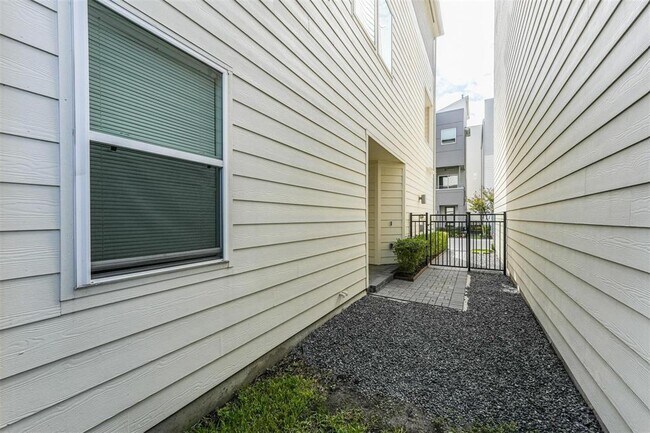 Building Photo - 2705 Eado Edge Ct