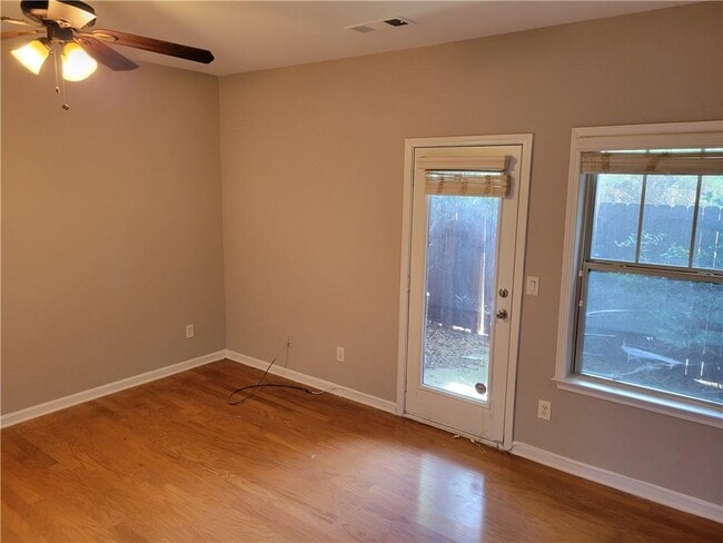 Building Photo - 831 Commonwealth Ave SE