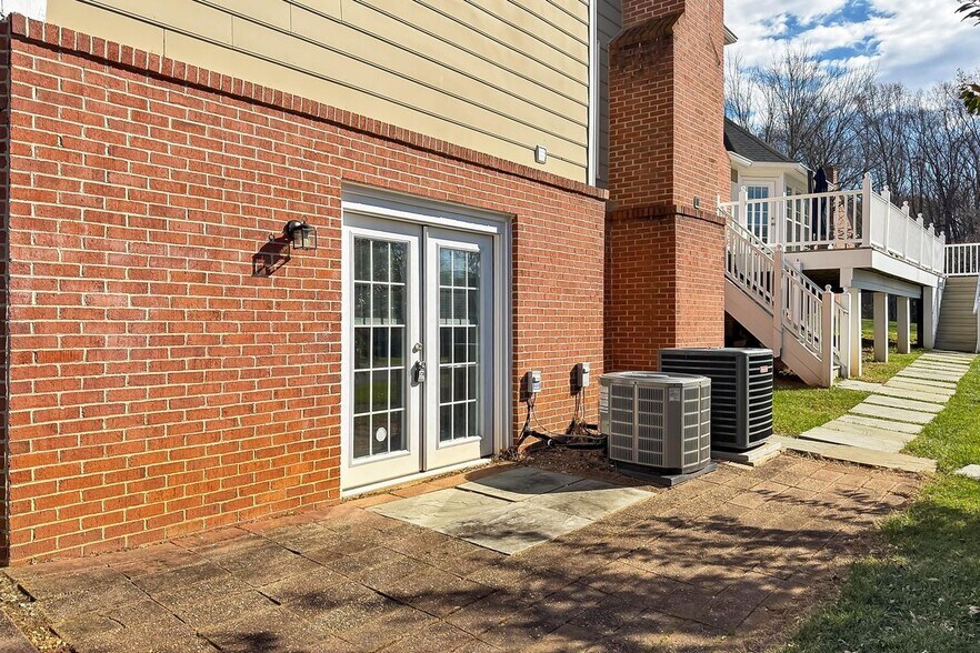 Building Photo - 1300 Pinstripe Ct