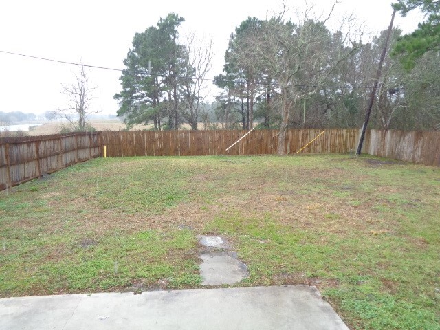 Building Photo - 917 Temple Dr