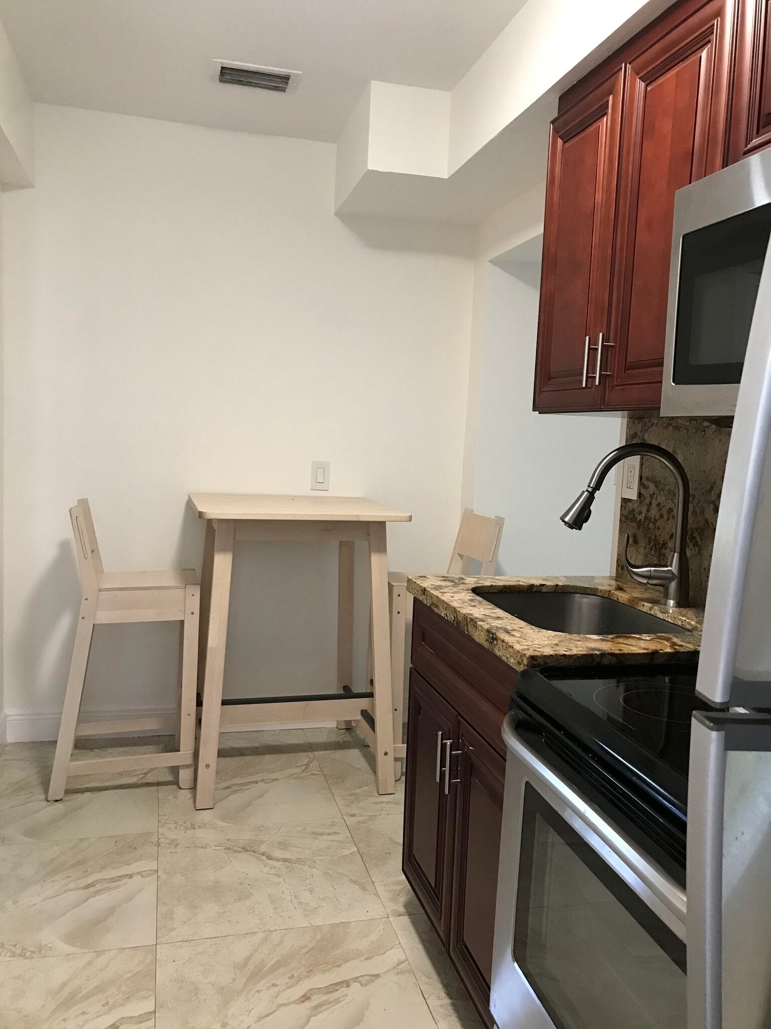 Building Photo - 3221 NE 7th St