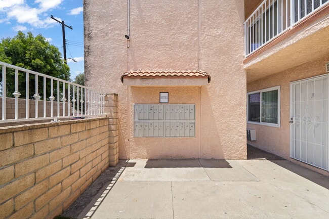 Building Photo - 11100 Pangborn Ave.