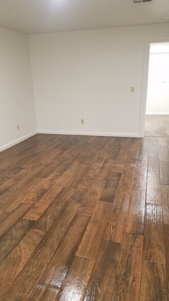 Building Photo - 600 NW 4th St