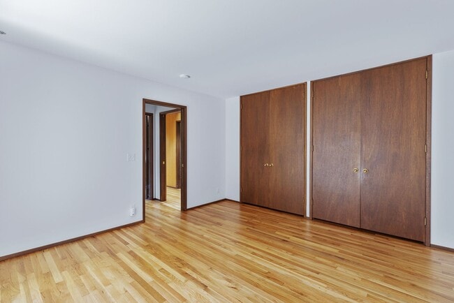 Building Photo - 3 bedroom 2 bath
