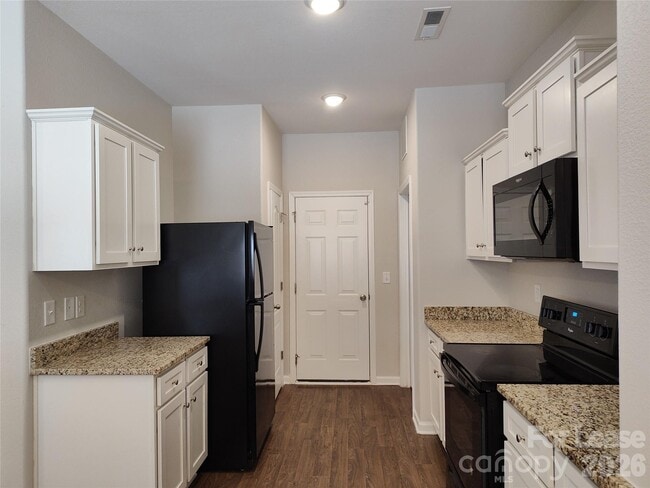 Building Photo - 9623 Weikert Rd