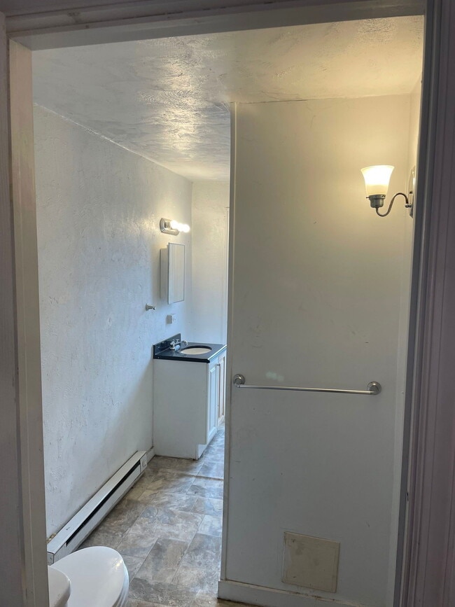 Building Photo - 855 Lancaster Ave