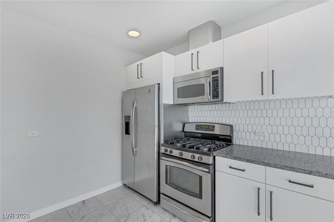 Building Photo - 4525 Dean Martin Dr