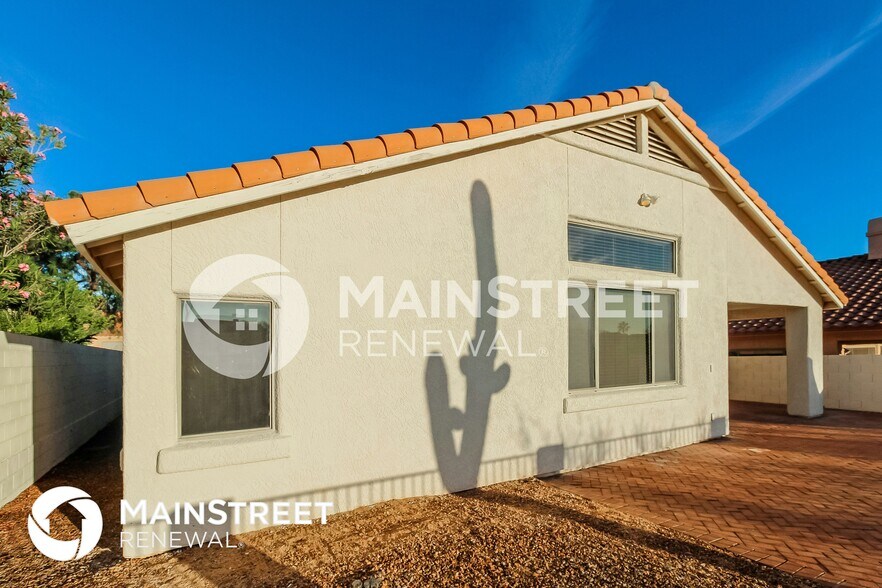 Building Photo - 11151 N Desert Flower Dr