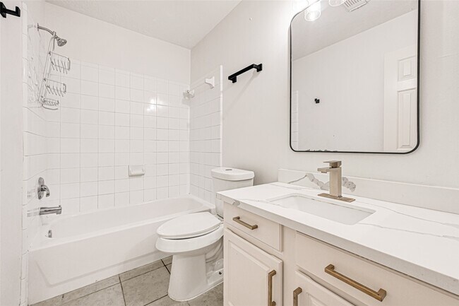 Building Photo - 146 S Walden Elms Cir