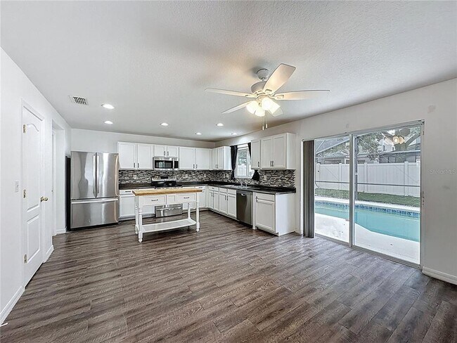 Building Photo - 16748 Sunrise Vista Dr