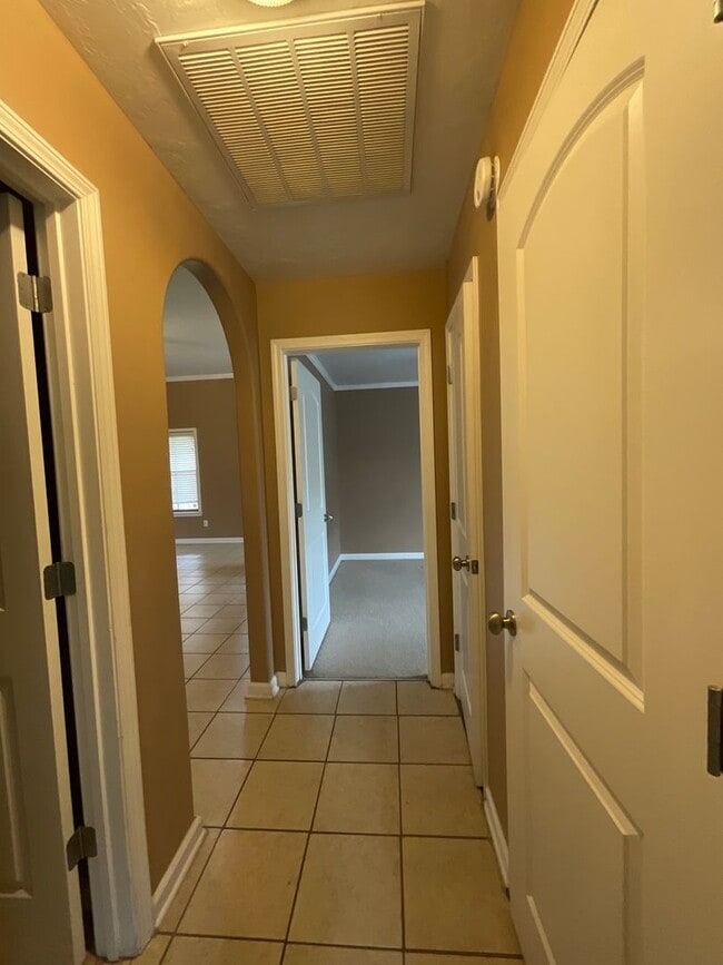 Building Photo - 110 Delia Dr