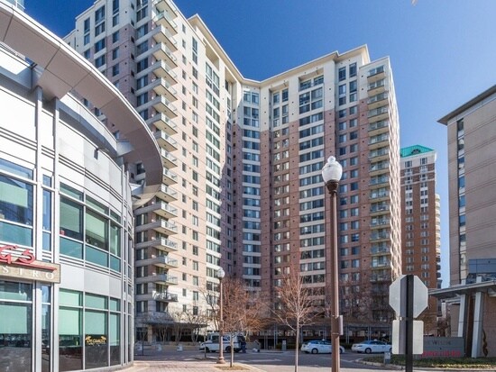 Building Photo - 851 N Glebe Rd