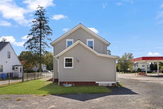 Building Photo - 3461 Kingstown Rd