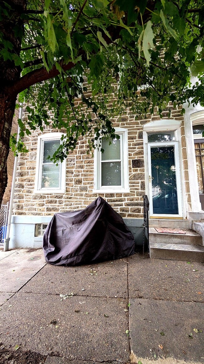 Primary Photo - 142 Seville St