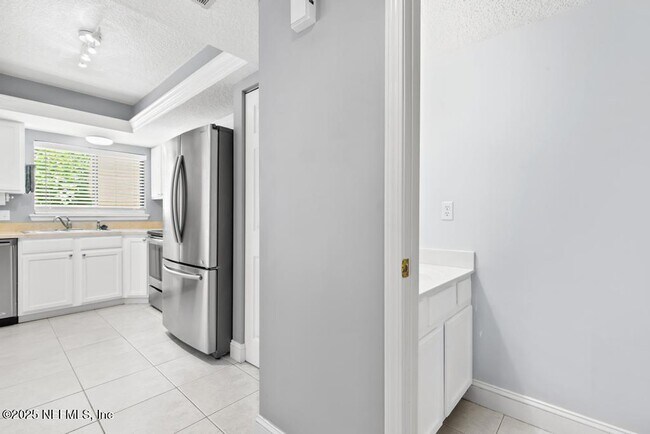 Building Photo - 5400 La Moya Ave