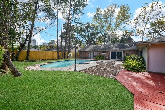 Building Photo - 10706 Inwood Dr