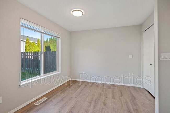 Building Photo - 978 SW 208th Pl