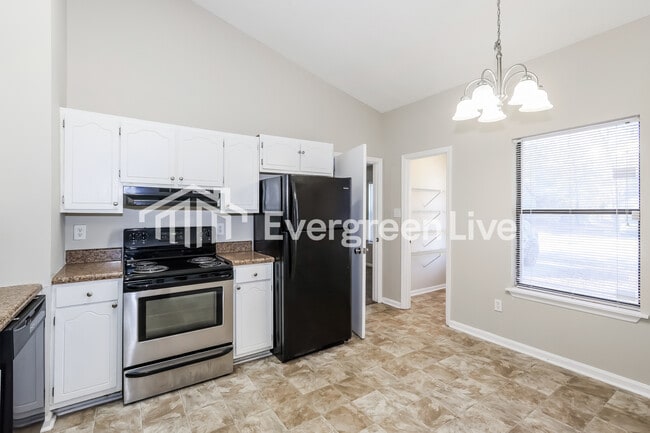 Building Photo - 3654