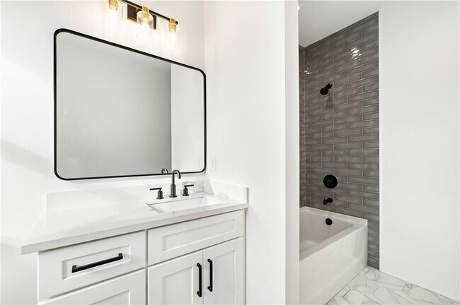Building Photo - 500 Ridgewater Dr
